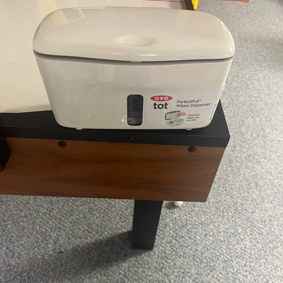 OXO To Perfect Pull Wipes Dispenser